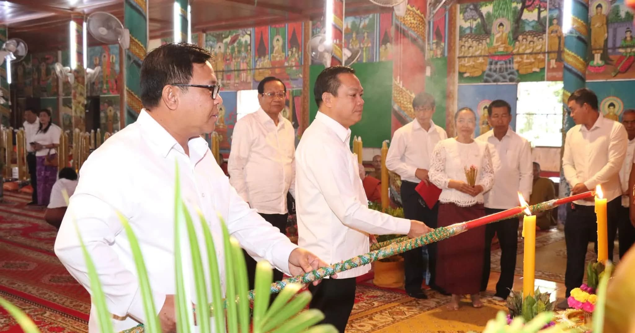 ថ្នាក់ដឹកនាំខេត្តមណ្ឌលគិរី ប្រគេនទៀនព្រះវស្សា និងបច្ច័យដល់ព្រះសង្ឃដែលគង់ចាំព្រះវស្សា តាមវត្តអារាមចំនួន ៤១វត្ត នៅទូទាំងខេត្ត