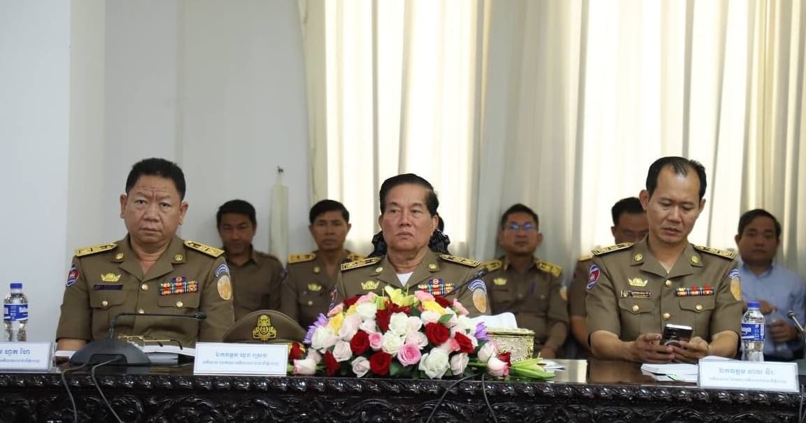ឯកឧត្តម ឃួង ស្រេង និងឯកឧត្តម សួស ប្រាថ្នា ដឹកនាំកិច្ចប្រជុំពង្រឹងប្រសិទ្ធភាពសេវា «ច្រកចេញចូលតែមួយ» ក្នុងរាជធានីភ្នំពេញ