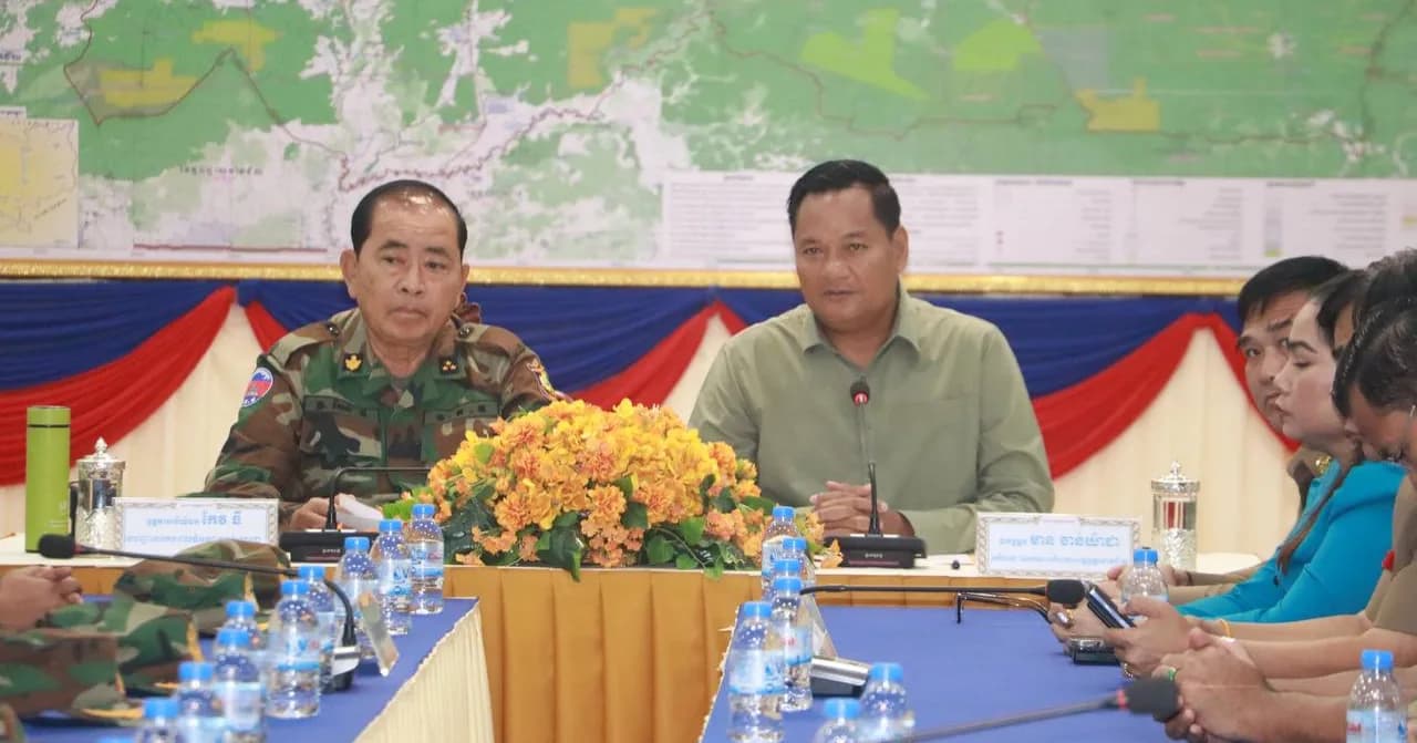 រដ្ឋបាលខេត្តឧត្តរមានជ័យ នាំយកអំណោយដ៏ថ្លៃថ្លារបស់សម្តេចកិត្តិព្រឹទ្ធបណ្ឌិត ប៊ុន រ៉ានី ហ៊ុន សែន ចែកជូនកងកម្លាំងប្រចាំទិស និងក្រុមការងារបោសសម្អាតមីន។